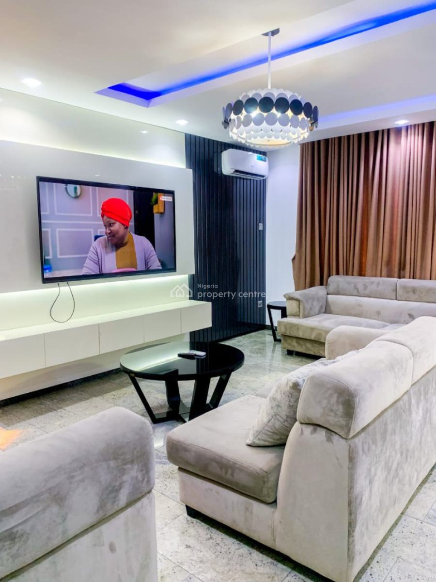 Nicely Furnished 4 Bedroom Apartment, Magodo, Lagos, Flat / Apartment Short Let
