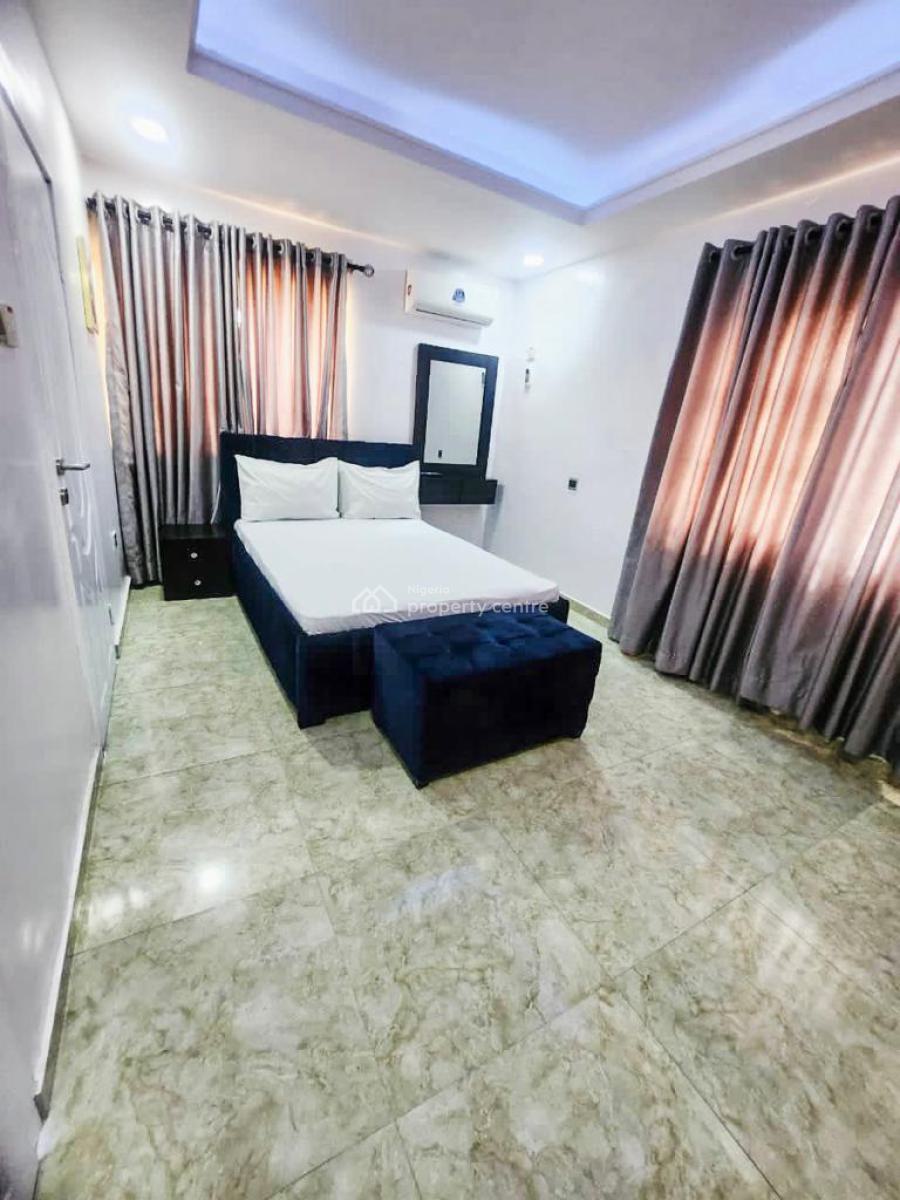 Nicely Furnished 4 Bedroom Apartment, Magodo, Lagos, Flat / Apartment Short Let