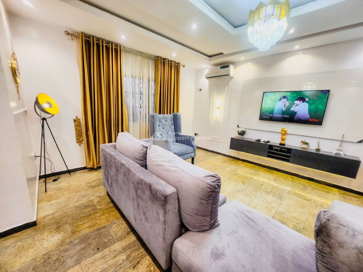 Nicely Furnished 4 Bedroom Apartment, Magodo, Lagos, Flat / Apartment Short Let