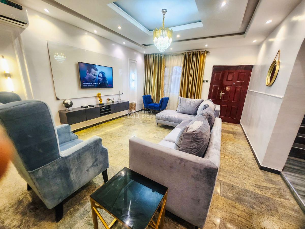 Nicely Furnished 4 Bedroom Apartment, Magodo, Lagos, Flat / Apartment Short Let