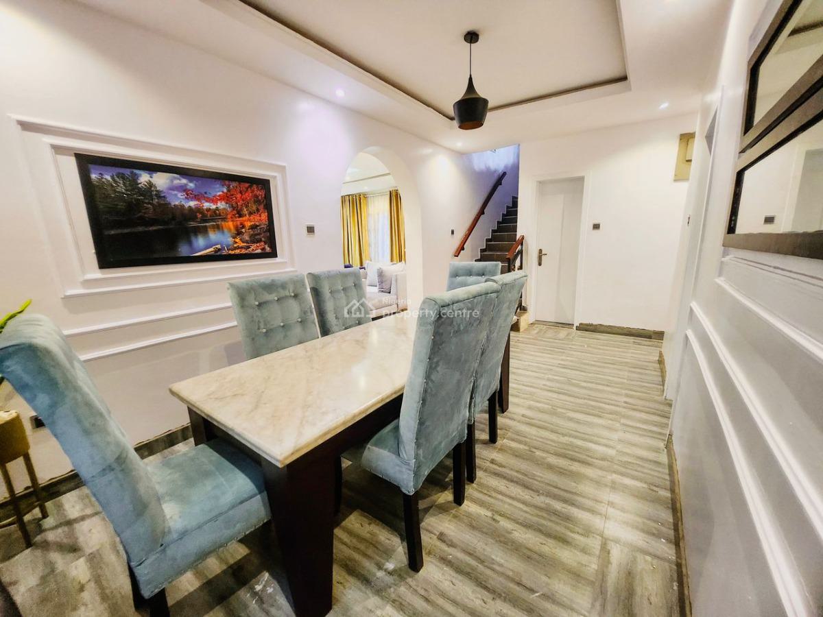 Nicely Furnished 4 Bedroom Apartment, Magodo, Lagos, Flat / Apartment Short Let