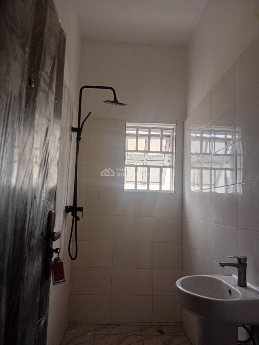 Standard Luxury 3 Bedroom Apartment, 32 Niye Seyi Street, Badore, Ajah, Lagos, Flat / Apartment for Rent