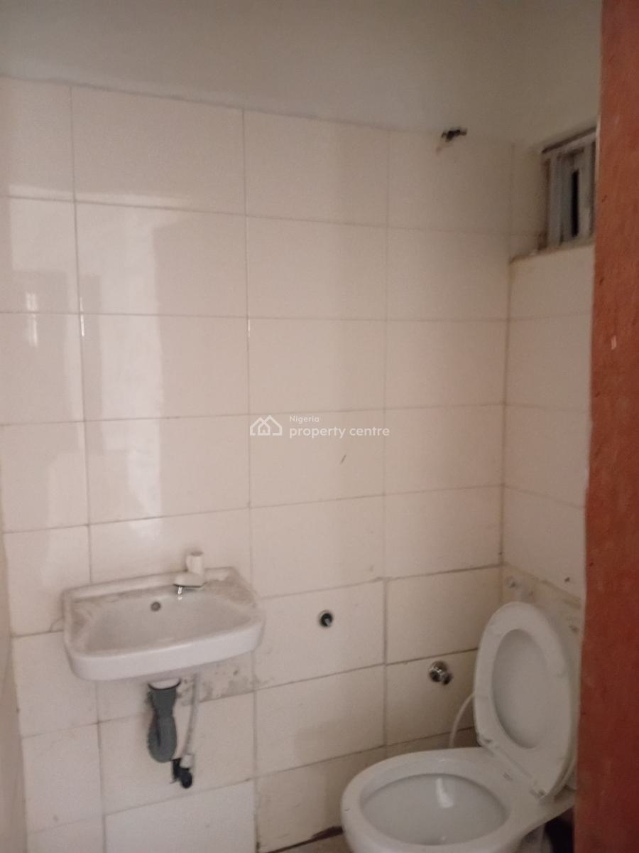 Standard Luxury 3 Bedroom Apartment, 32 Niye Seyi Street, Badore, Ajah, Lagos, Flat / Apartment for Rent