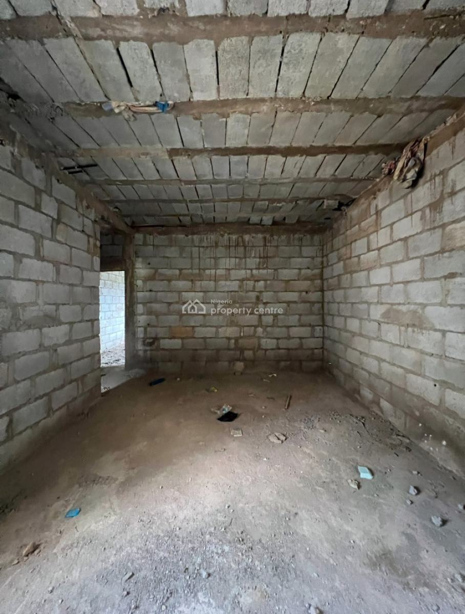 Distress Advance Shell & Spacious 3 Bedroom Apartment with En-suite Bq, Katampe, Abuja, Flat / Apartment for Sale