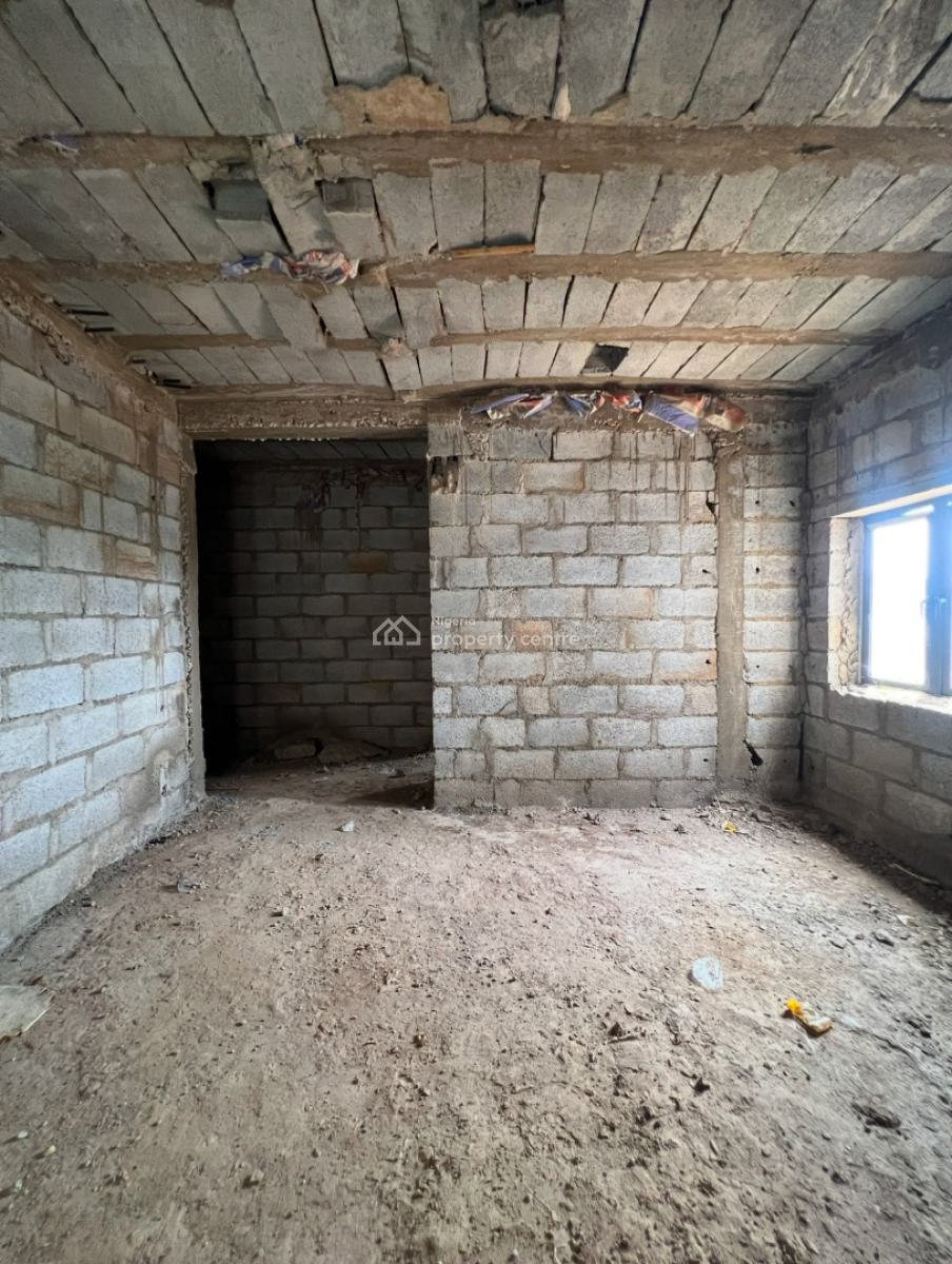 Distress Advance Shell & Spacious 3 Bedroom Apartment with En-suite Bq, Katampe, Abuja, Flat / Apartment for Sale