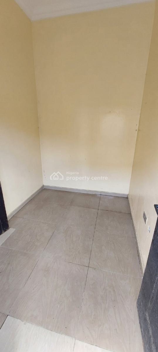 Spacious Boys Quarter with Separate Kitchen, Ologolo, Lekki, Lagos, Terraced Duplex for Rent