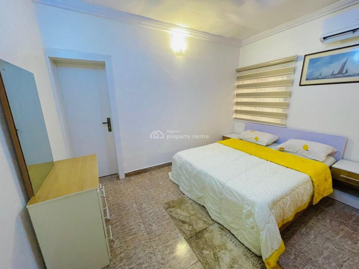 Nicely Furnished 3 Bedroom Apartment, Surulere, Lagos, Flat / Apartment Short Let