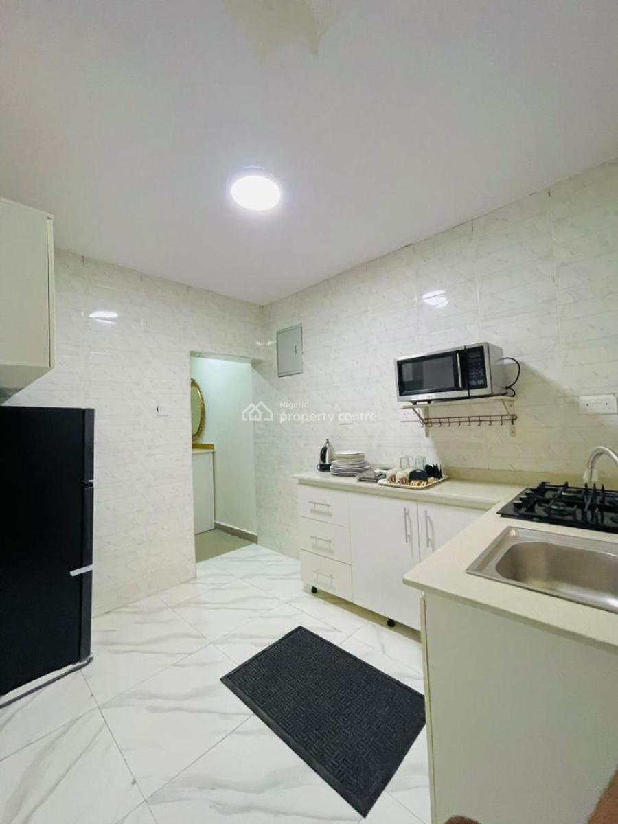 Nicely Furnished 3 Bedroom Apartment, Surulere, Lagos, Flat / Apartment Short Let