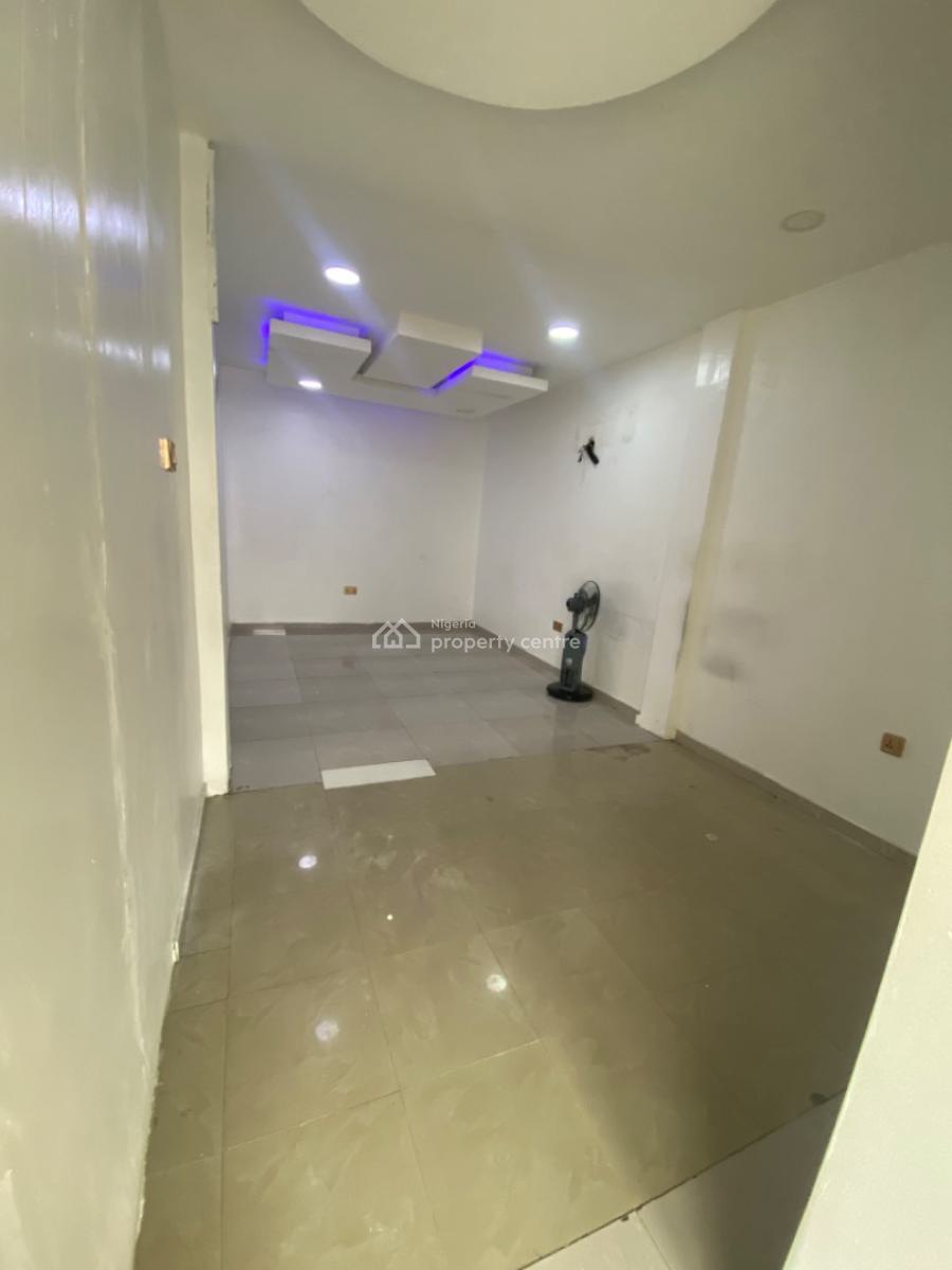 Very Spacious Shop Space, Off Emmanuel Abimbola Cole, Lekki Phase 1, Lekki, Lagos, Shop for Rent