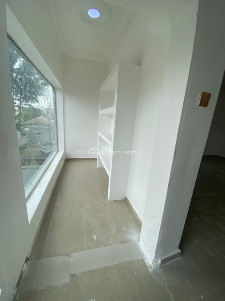 Very Spacious Shop Space, Off Emmanuel Abimbola Cole, Lekki Phase 1, Lekki, Lagos, Shop for Rent