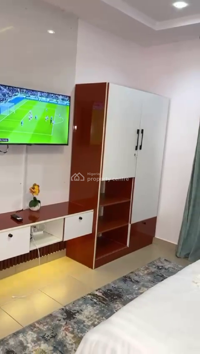 Nicely Furnished 3 Bedroom Apartment, Osapa, Lekki, Lagos, Flat / Apartment Short Let
