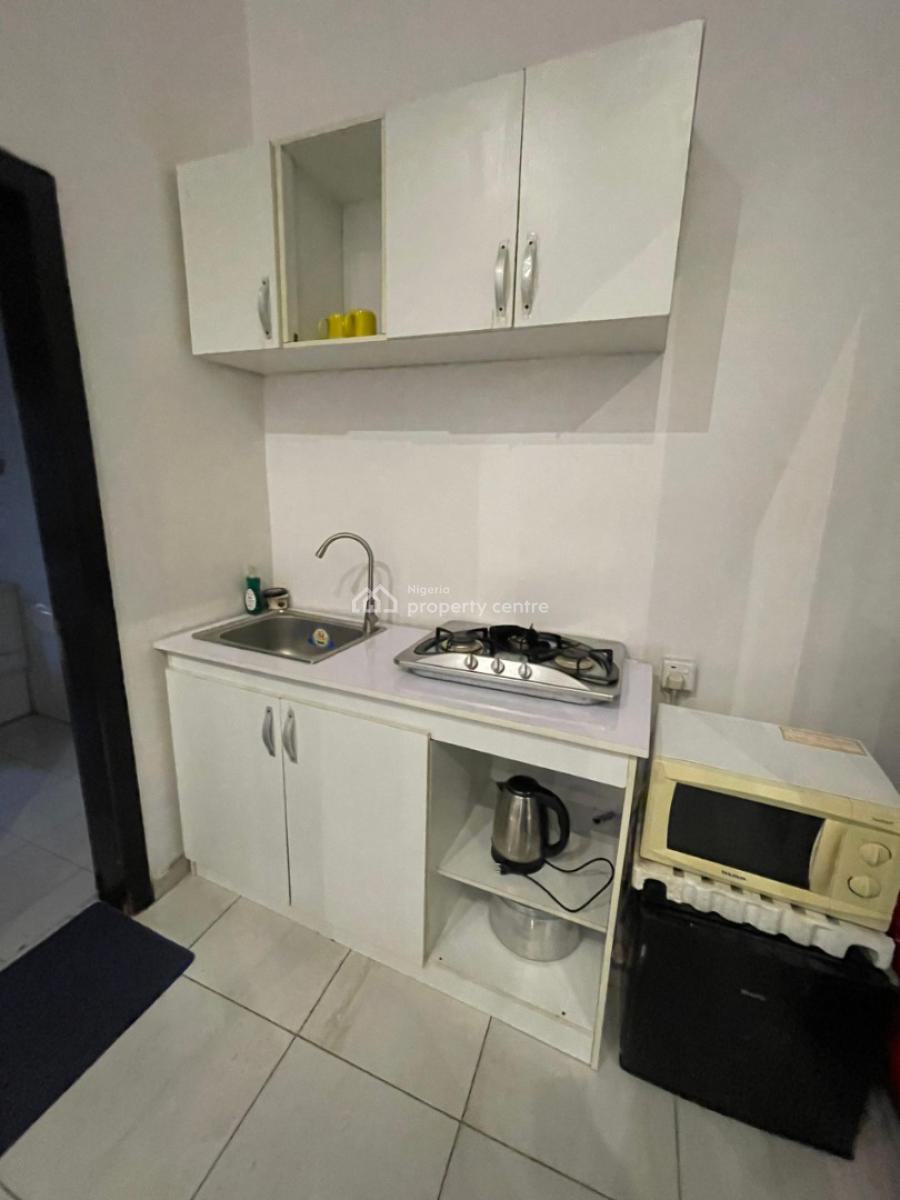 Nicely Furnished Studio Apartment, Osapa, Lekki, Lagos, Flat / Apartment Short Let