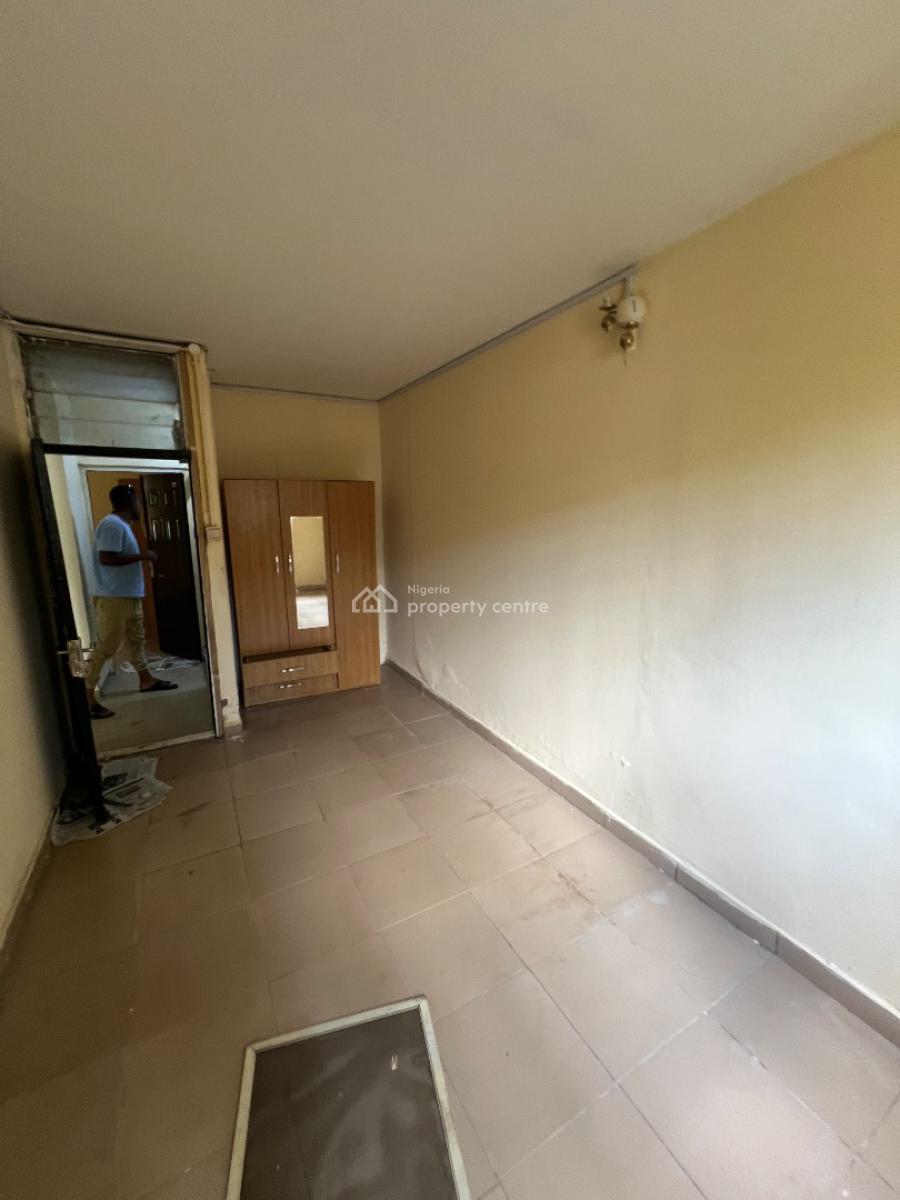 2 Bedroom Flat, Ground Floor, Office/residence, Renovation Ongoing, Wuse Zone (tarred Road), Wuse, Abuja, Flat / Apartment for Rent