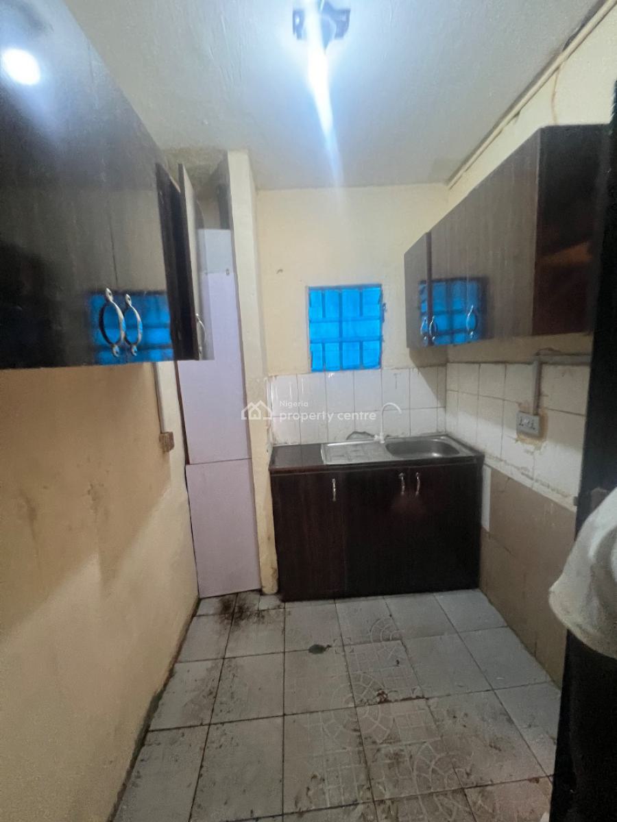 2 Bedroom Flat, Ground Floor, Office/residence, Renovation Ongoing, Wuse Zone (tarred Road), Wuse, Abuja, Flat / Apartment for Rent