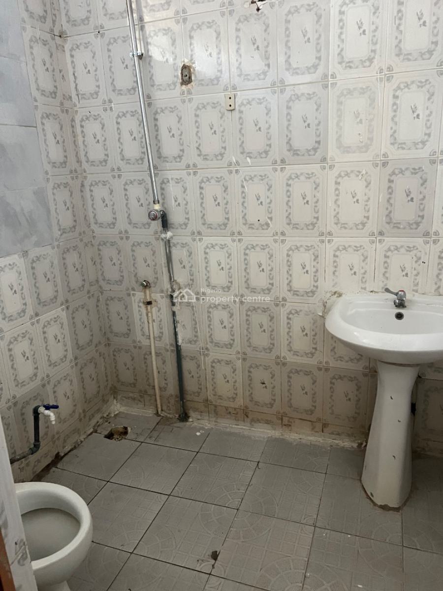 2 Bedroom Flat, Ground Floor, Office/residence, Renovation Ongoing, Wuse Zone (tarred Road), Wuse, Abuja, Flat / Apartment for Rent