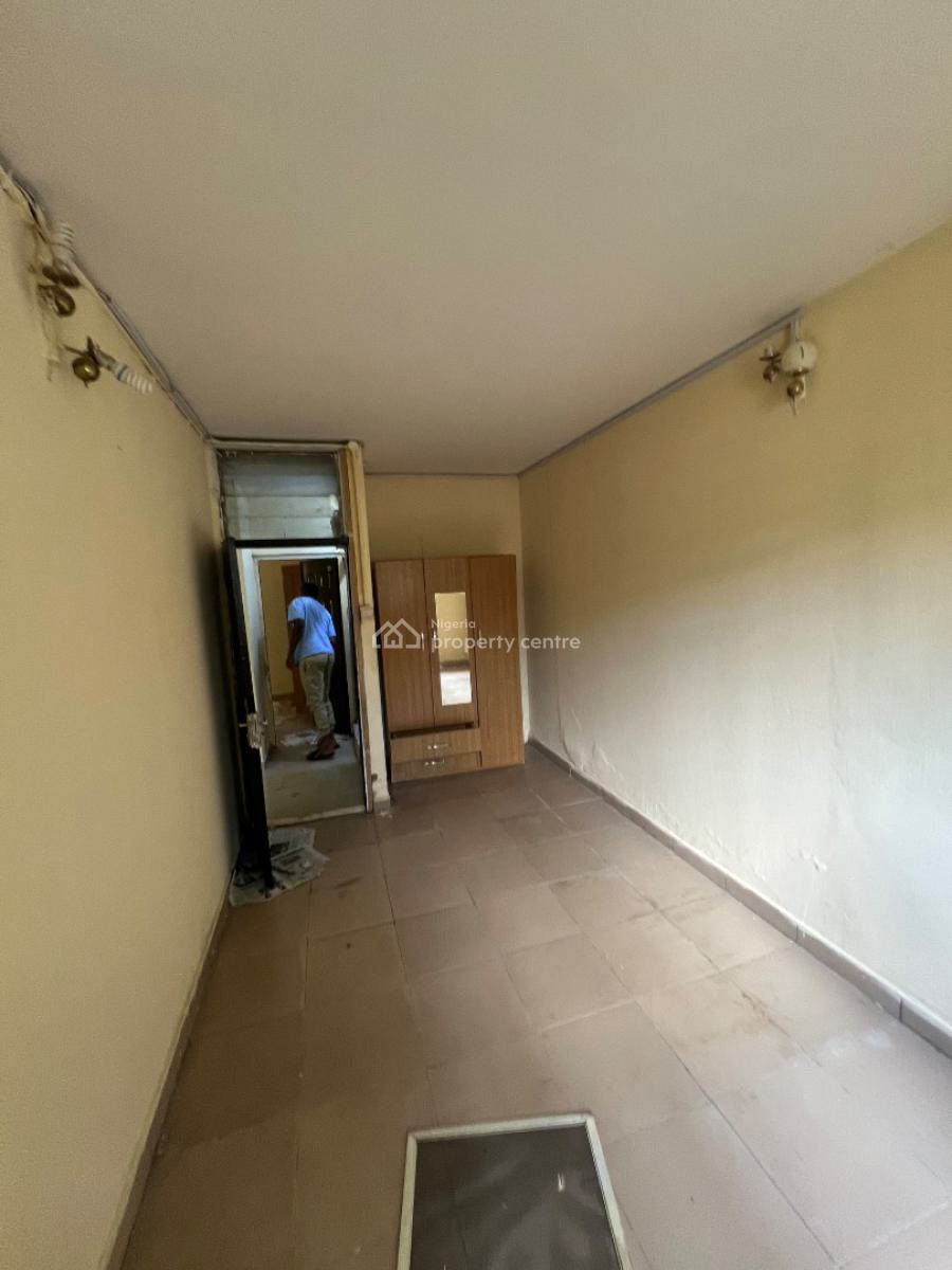 2 Bedroom Flat, Ground Floor, Office/residence, Renovation Ongoing, Wuse Zone (tarred Road), Wuse, Abuja, Flat / Apartment for Rent