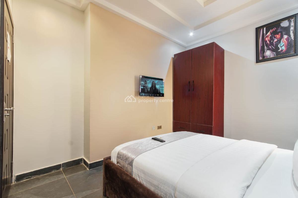 Nicely Furnished 3 Bedroom Apartment, Oregun, Ikeja, Lagos, Flat / Apartment Short Let