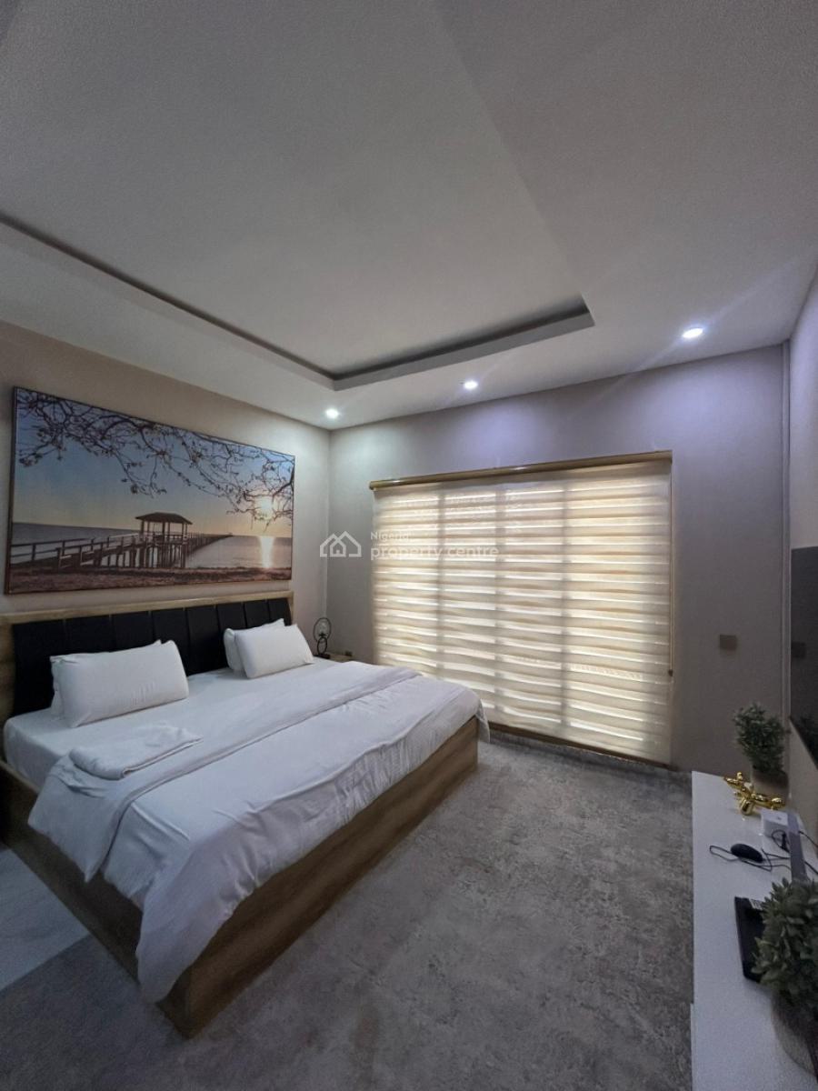 4-bedroom Apartment, Lekki Phase 1, Lekki, Lagos, Flat / Apartment Short Let