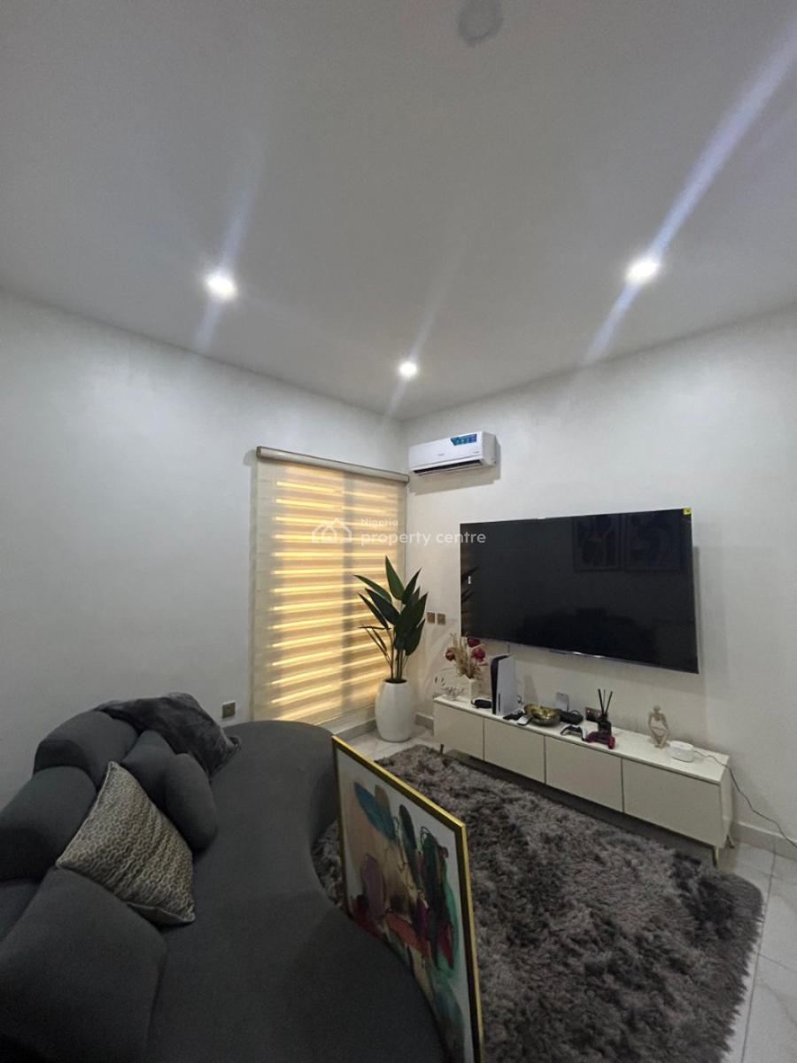 4-bedroom Apartment, Lekki Phase 1, Lekki, Lagos, Flat / Apartment Short Let