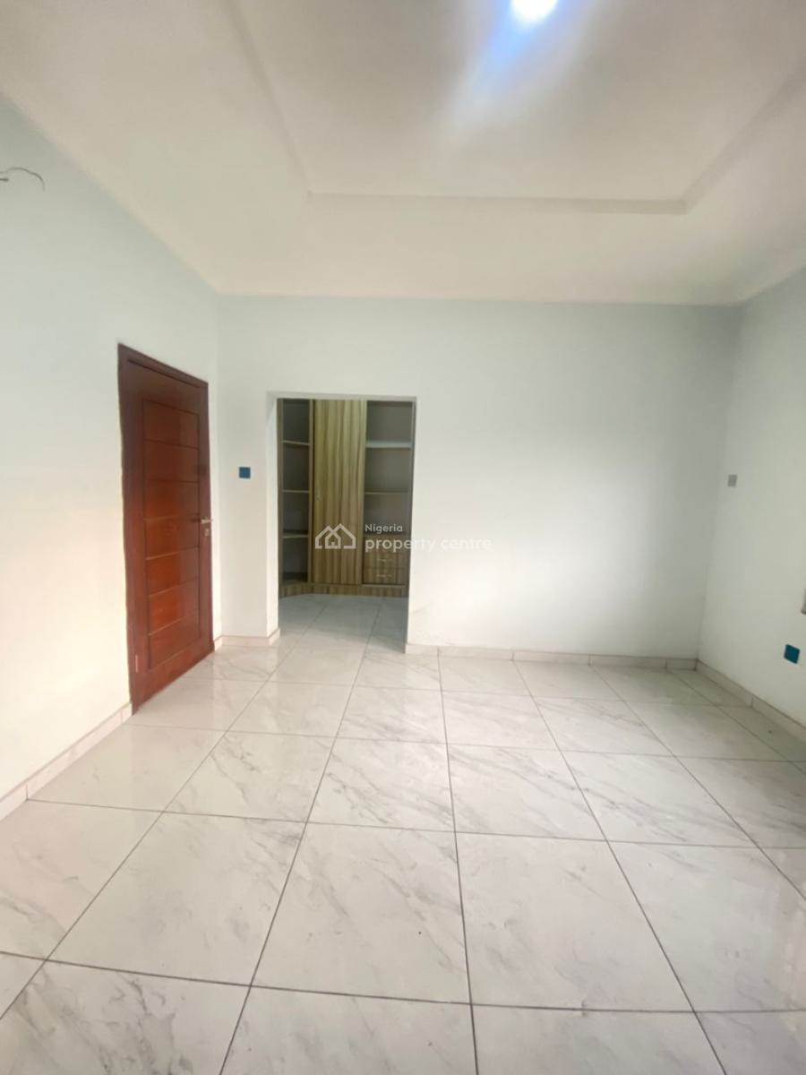 Nice 3 Bedroom Flat on The Ground Floor with Bq, United Estate, Sangotedo, Ajah, Lagos, Flat / Apartment for Rent