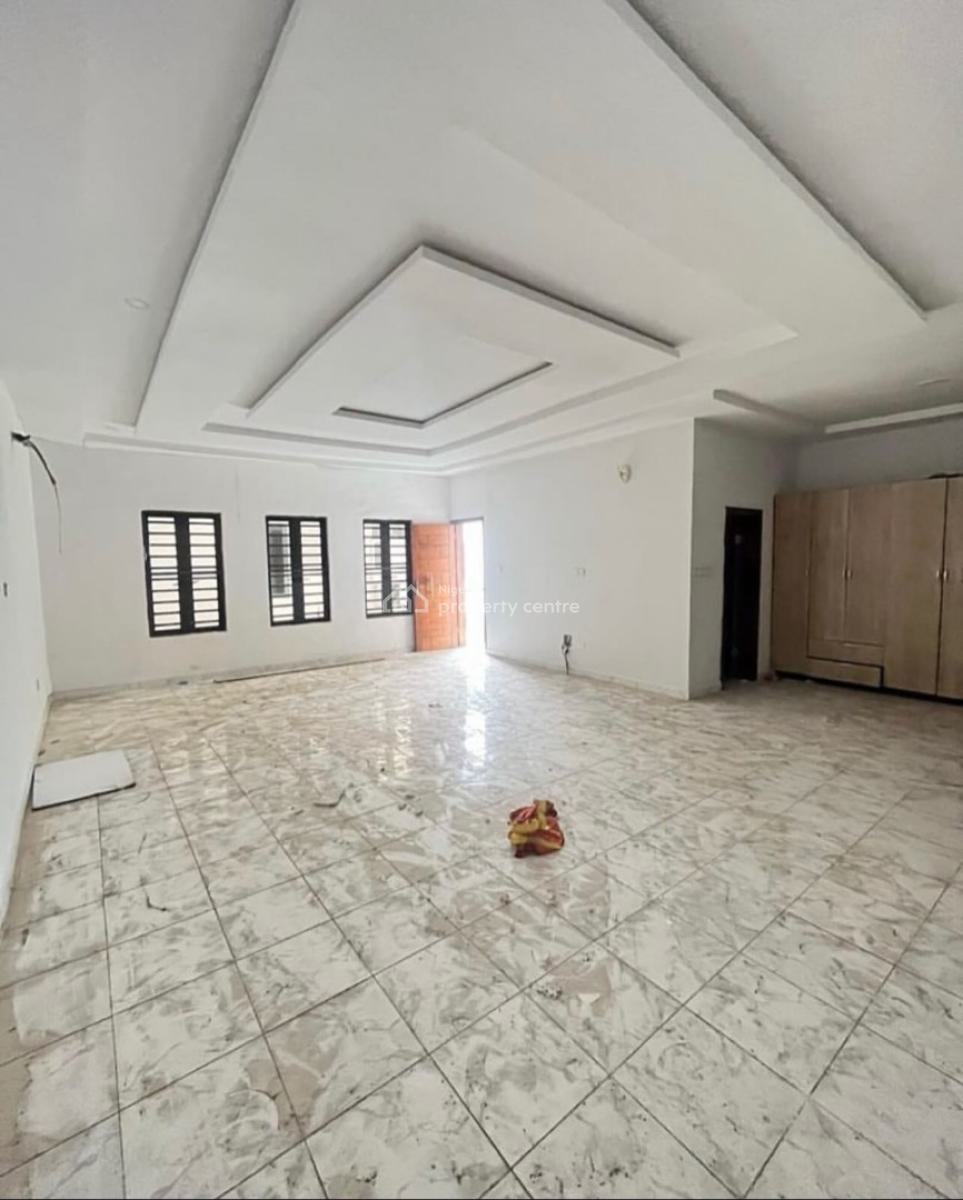 4 Bedroom Semi-detached with Driveway, Ologolo, Lekki, Lagos, Semi-detached Duplex for Sale