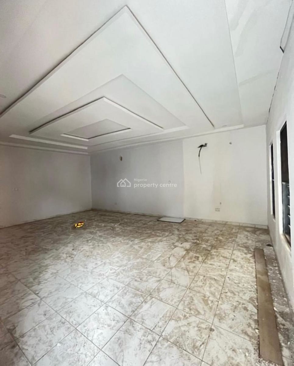 4 Bedroom Semi-detached with Driveway, Ologolo, Lekki, Lagos, Semi-detached Duplex for Sale