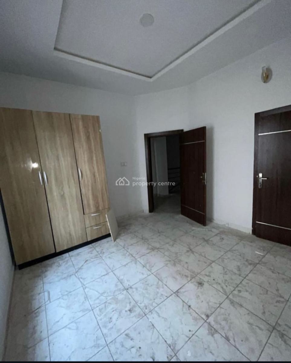 4 Bedroom Semi-detached with Driveway, Ologolo, Lekki, Lagos, Semi-detached Duplex for Sale