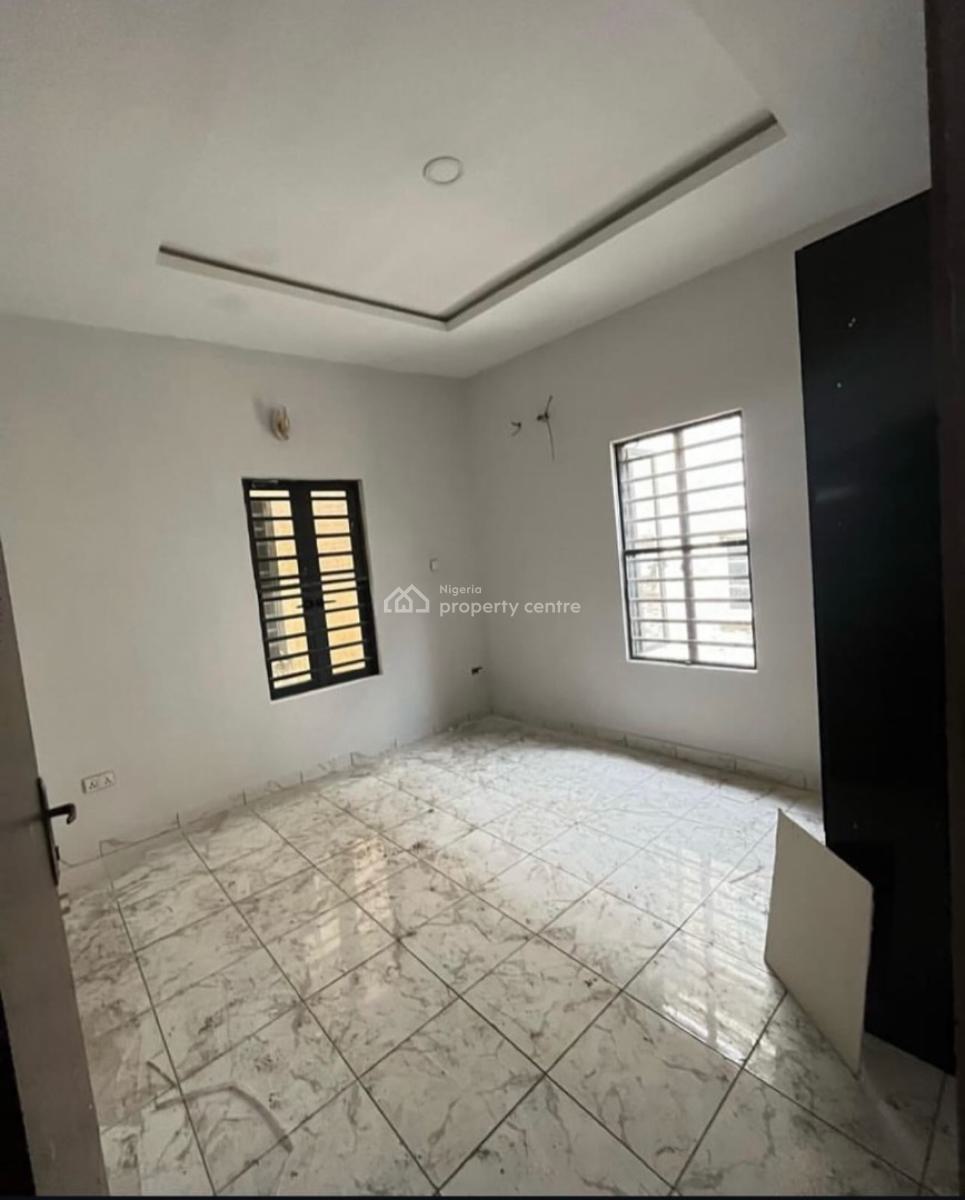 4 Bedroom Semi-detached with Driveway, Ologolo, Lekki, Lagos, Semi-detached Duplex for Sale