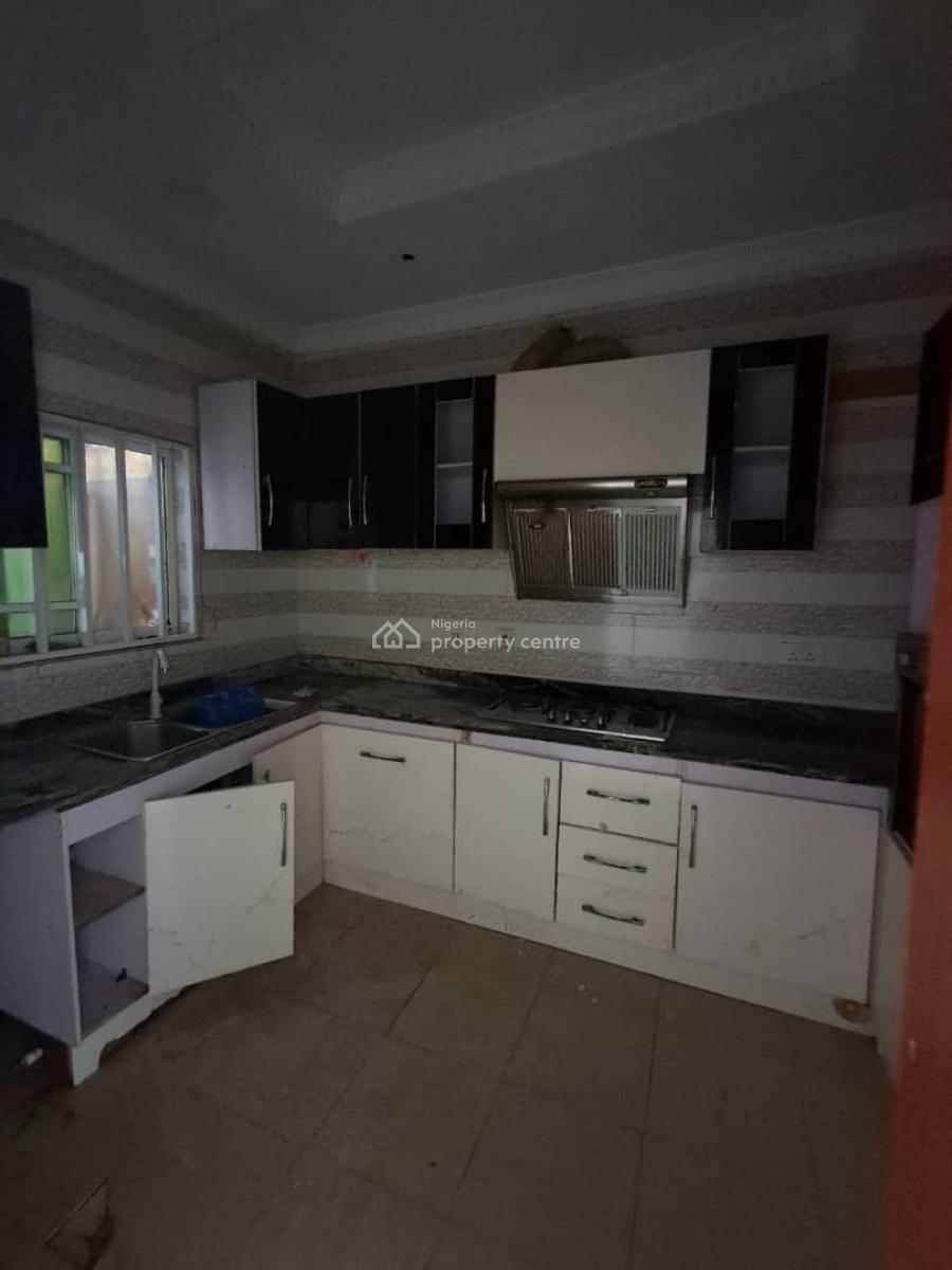 Renovated 2 Bedrooms Apartment, New Road, Alpha Beach, Chevron, Lekki, Lagos, Flat / Apartment for Rent