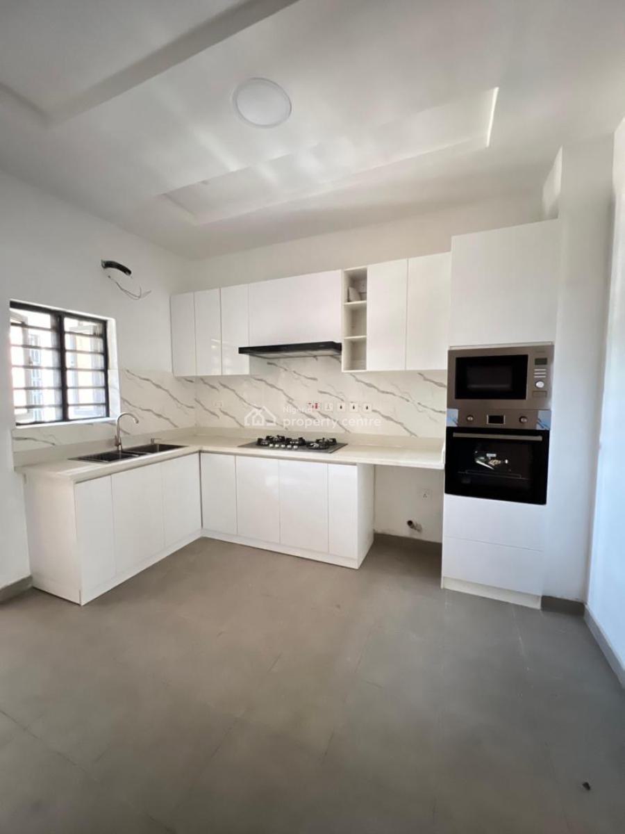 Beautifully Built 2 Bedroom Apartment with Gym in Central Location, Lekki Phase 1, Lekki, Lagos, Flat / Apartment for Sale