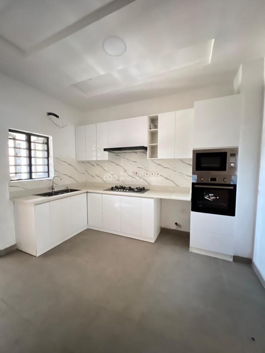 Beautifully Built 2 Bedroom Apartment with Gym in Central Location, Lekki Phase 1, Lekki, Lagos, Flat / Apartment for Sale