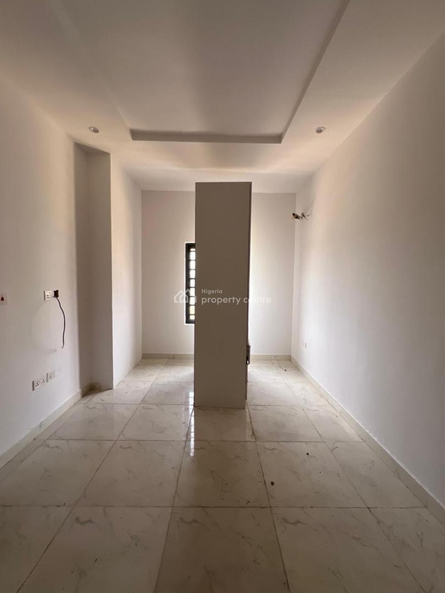 Beautifully Built 2 Bedroom Apartment with Gym in Central Location, Lekki Phase 1, Lekki, Lagos, Flat / Apartment for Sale