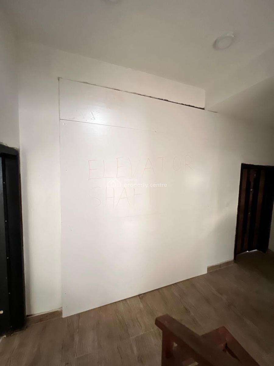 Beautifully Built 2 Bedroom Apartment with Gym in Central Location, Lekki Phase 1, Lekki, Lagos, Flat / Apartment for Sale