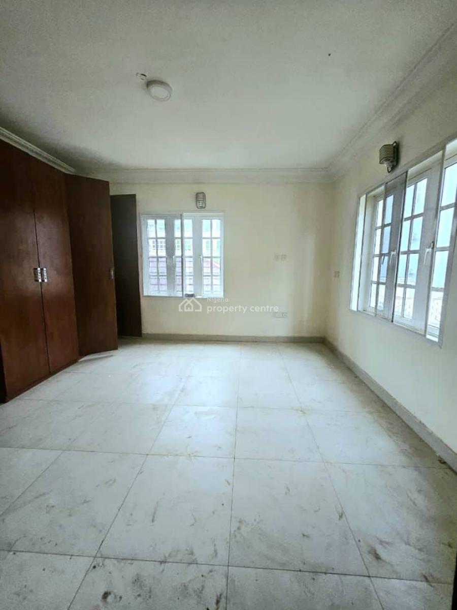 Cozy 3-bedroom Apartment with Pool and Bq, Victoria Island (vi), Lagos, Flat / Apartment for Rent