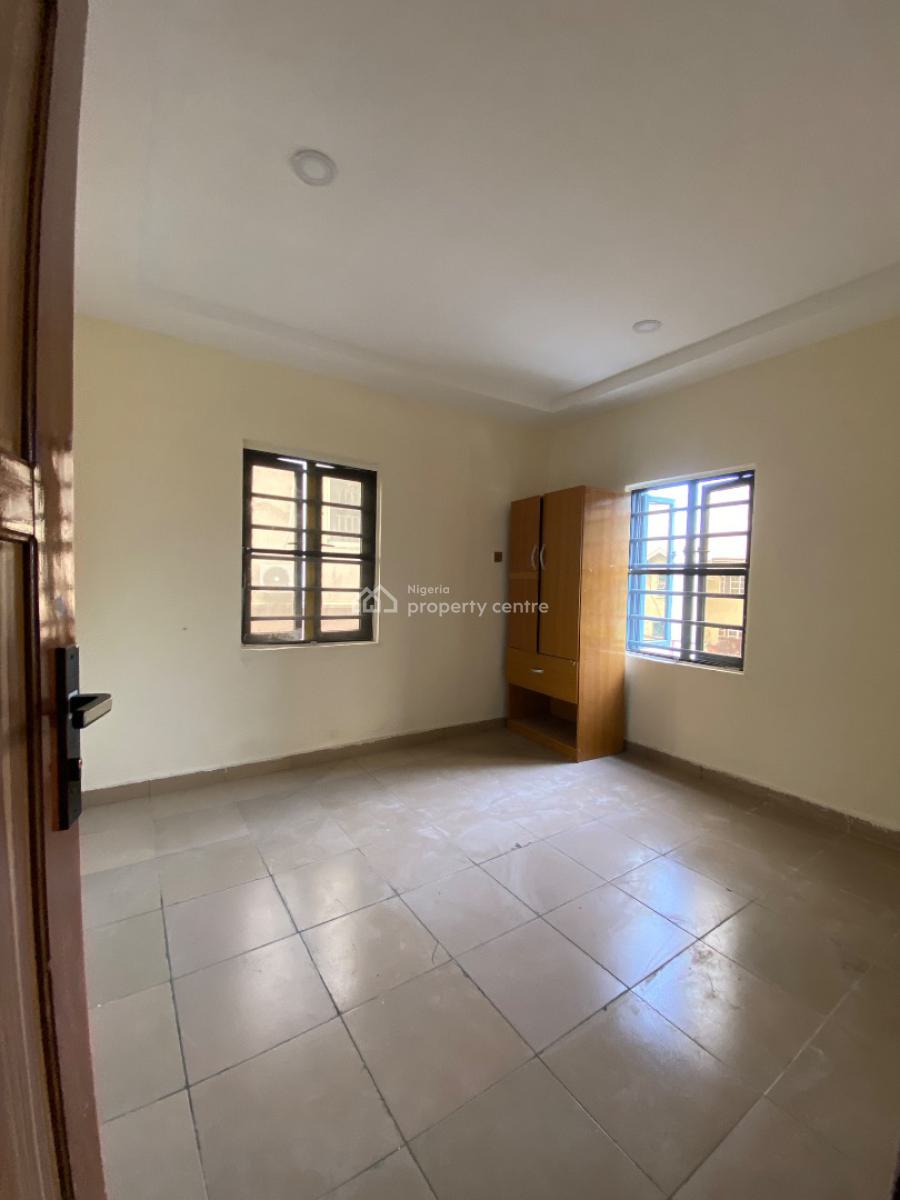 Spacious Sharp 2 Bedroom Apartment Upstairs, Ogidan, Sangotedo, Ajah, Lagos, Flat / Apartment for Rent