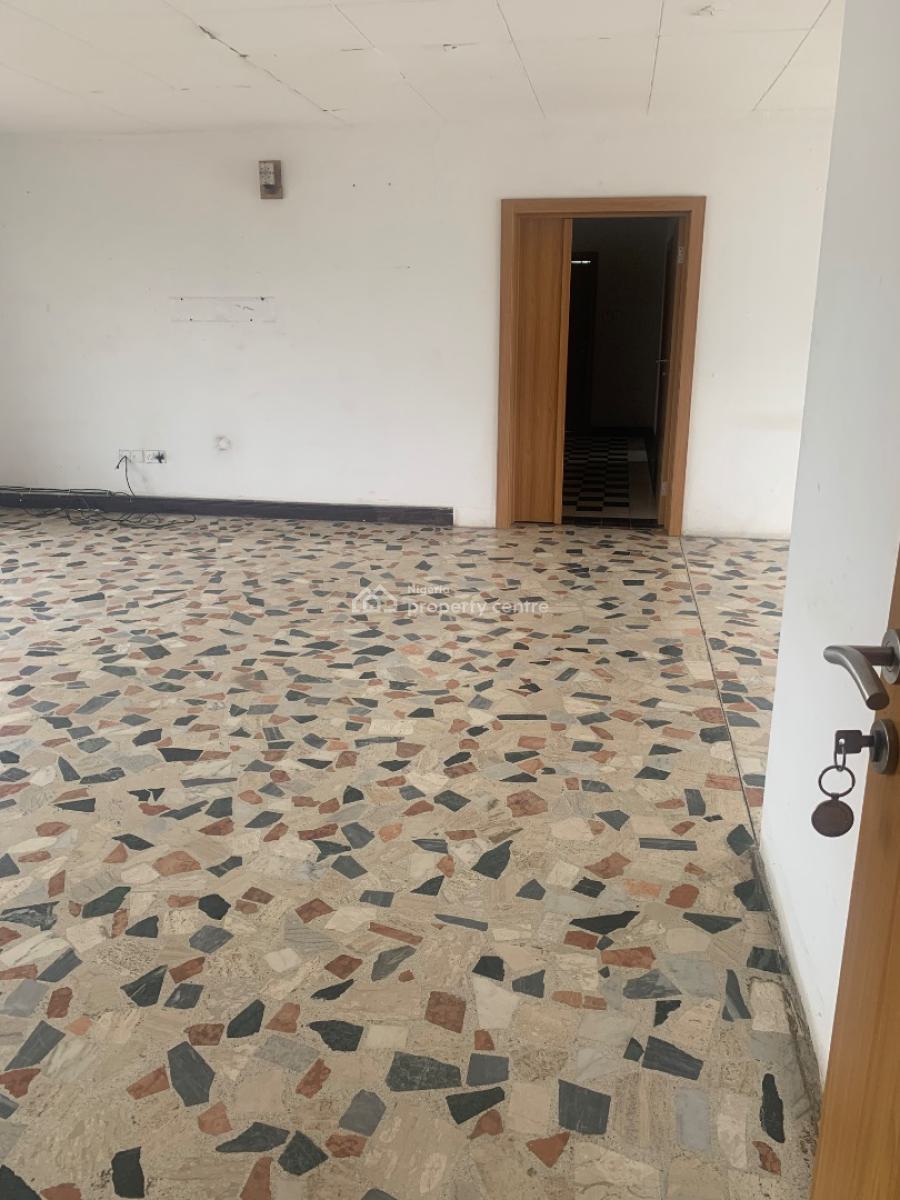 Well Maintained 3 Bedrooms Flat, Ikeja Gra, Ikeja, Lagos, Flat / Apartment for Rent
