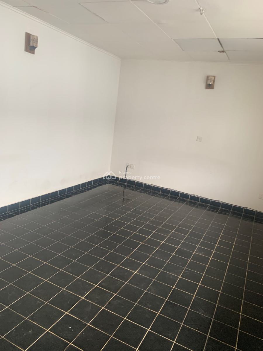 Well Maintained 3 Bedrooms Flat, Ikeja Gra, Ikeja, Lagos, Flat / Apartment for Rent