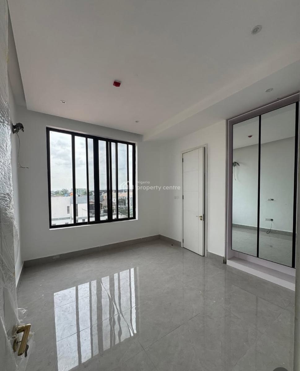 Brand  New 3 Bedroom Apartment, Lekki Phase 1, Lekki, Lagos, Flat / Apartment for Rent