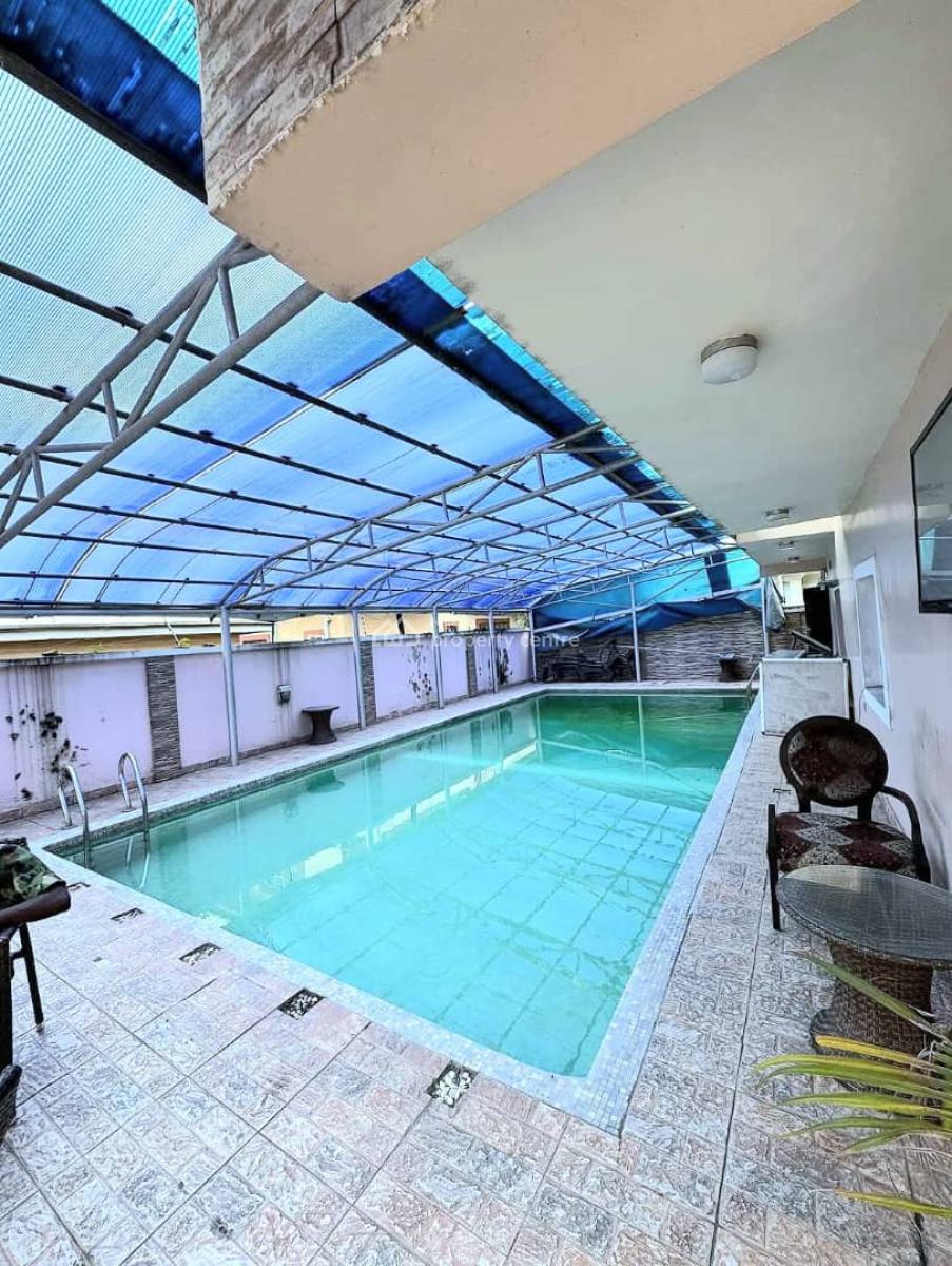 Spacious 17-bedroom, Lekki Phase 1, Lekki, Lagos, Hotel / Guest House for Rent