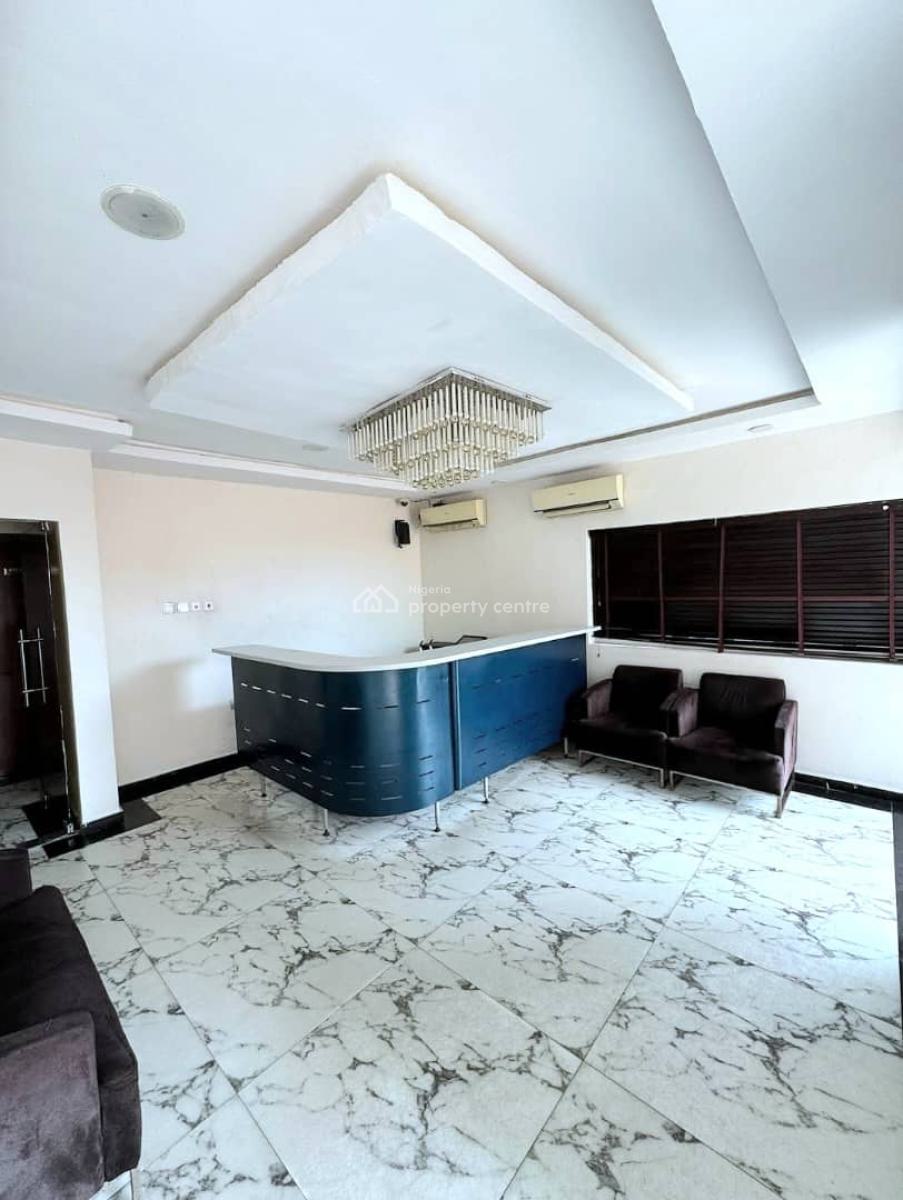 Spacious 17-bedroom, Lekki Phase 1, Lekki, Lagos, Hotel / Guest House for Rent