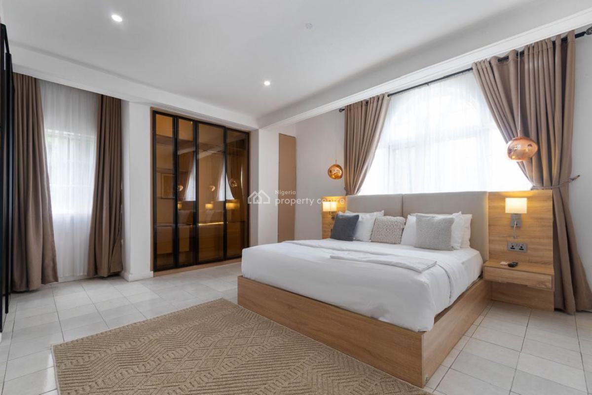 Waterfront 4 Bedroom Apartment with Swimming Pool, Gym and Snooker, Westron Court, Off Admiralty Road, Lekki Phase 1, Lekki, Lagos, Flat / Apartment Short Let