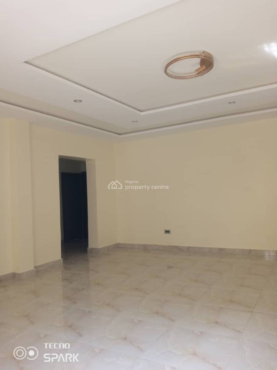 Luxury Standard 3 Bedrooms Flat, Force Headquarters Axis, Asokoro District, Abuja, Flat / Apartment for Rent
