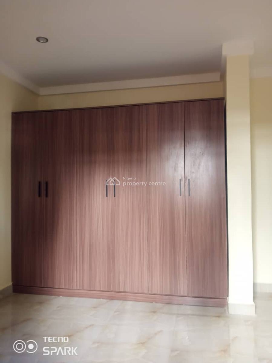 Luxury Standard 3 Bedrooms Flat, Force Headquarters Axis, Asokoro District, Abuja, Flat / Apartment for Rent