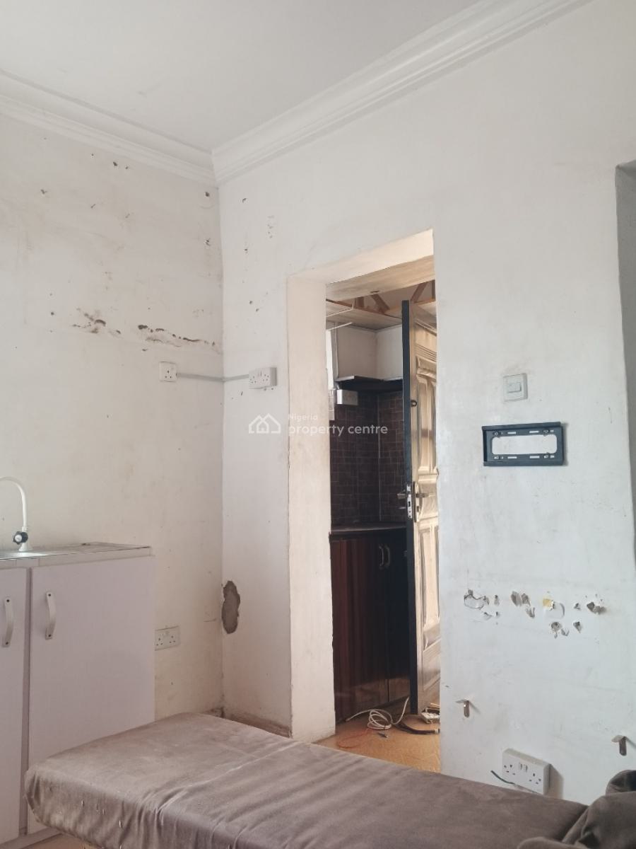 Mini Flat Available in a Serene Area, Alagomeji, Yaba, Lagos, Mini Flat (room and Parlour) for Rent