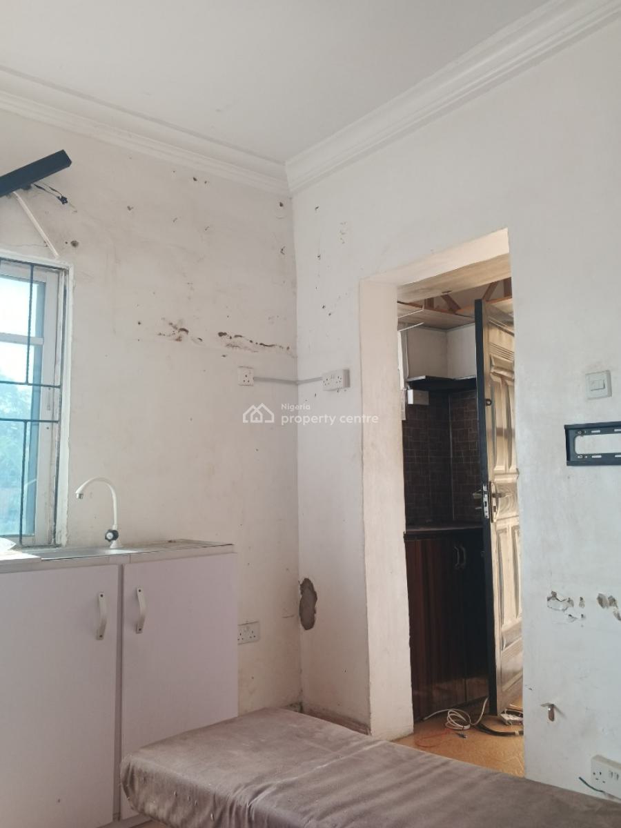 Mini Flat Available in a Serene Area, Alagomeji, Yaba, Lagos, Mini Flat (room and Parlour) for Rent