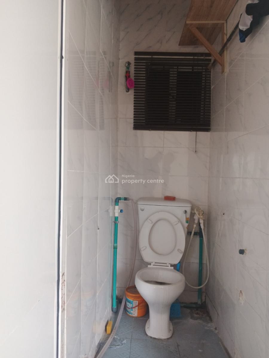 Mini Flat Available in a Serene Area, Alagomeji, Yaba, Lagos, Mini Flat (room and Parlour) for Rent