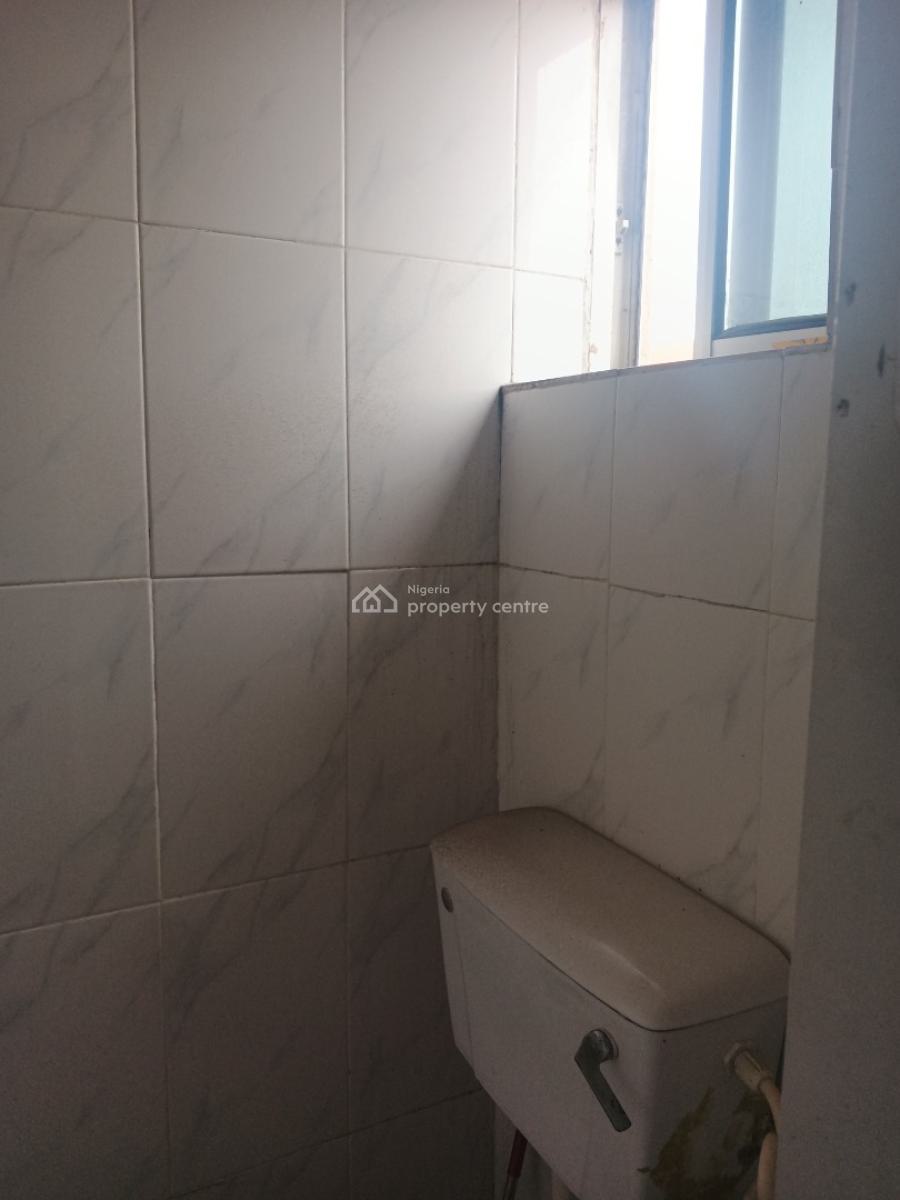 Mini Flat Available in a Serene Area, Alagomeji, Yaba, Lagos, Mini Flat (room and Parlour) for Rent