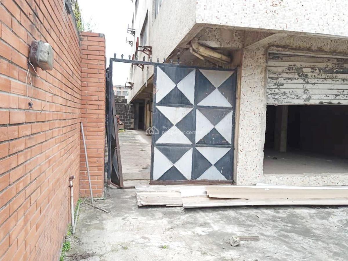 Well Maintained Vacant 4th Floor Office, Opebi, Ikeja, Lagos, Office Space for Sale