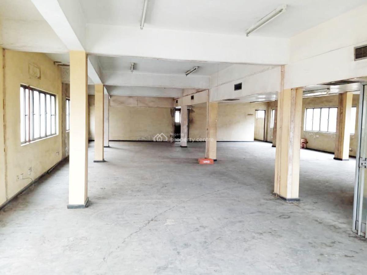 Well Maintained Vacant 4th Floor Office, Opebi, Ikeja, Lagos, Office Space for Sale