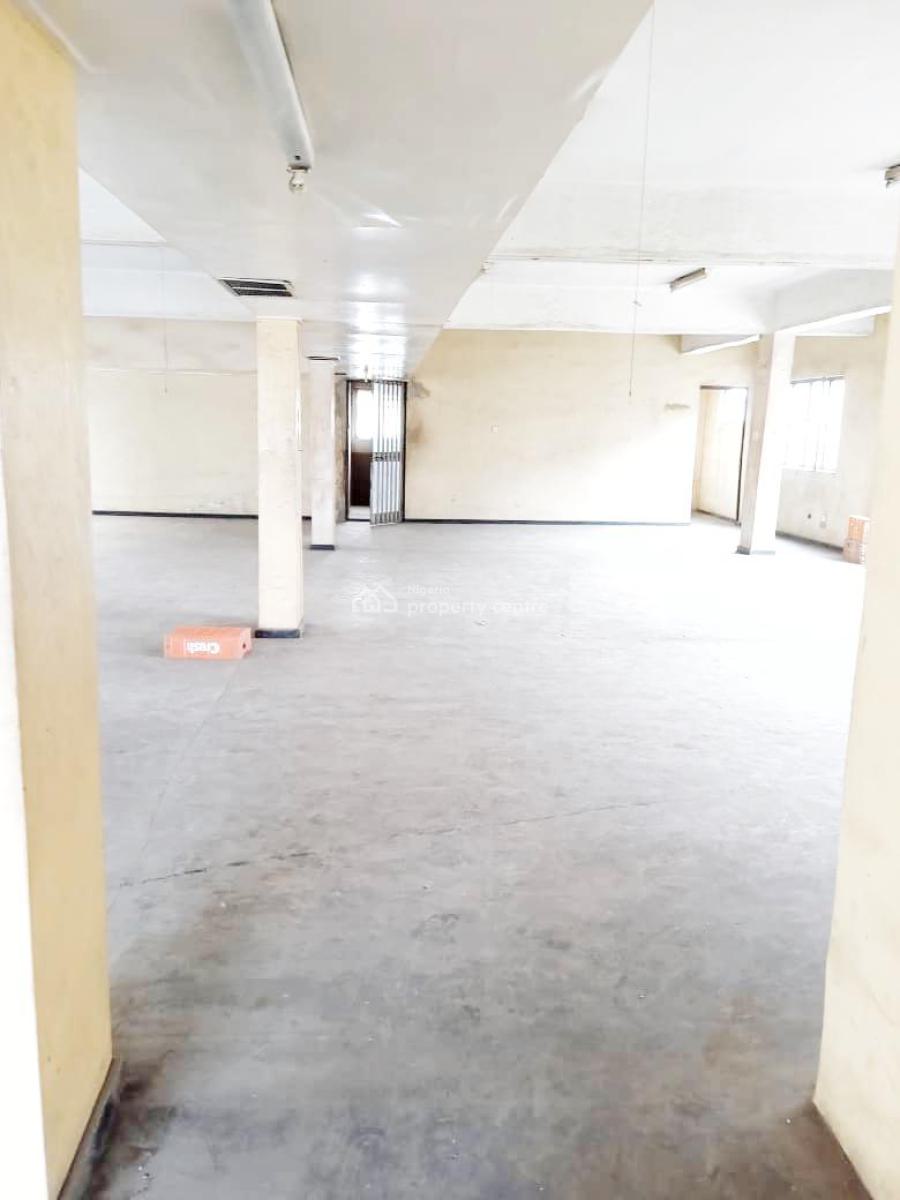 Well Maintained Vacant 4th Floor Office, Opebi, Ikeja, Lagos, Office Space for Sale